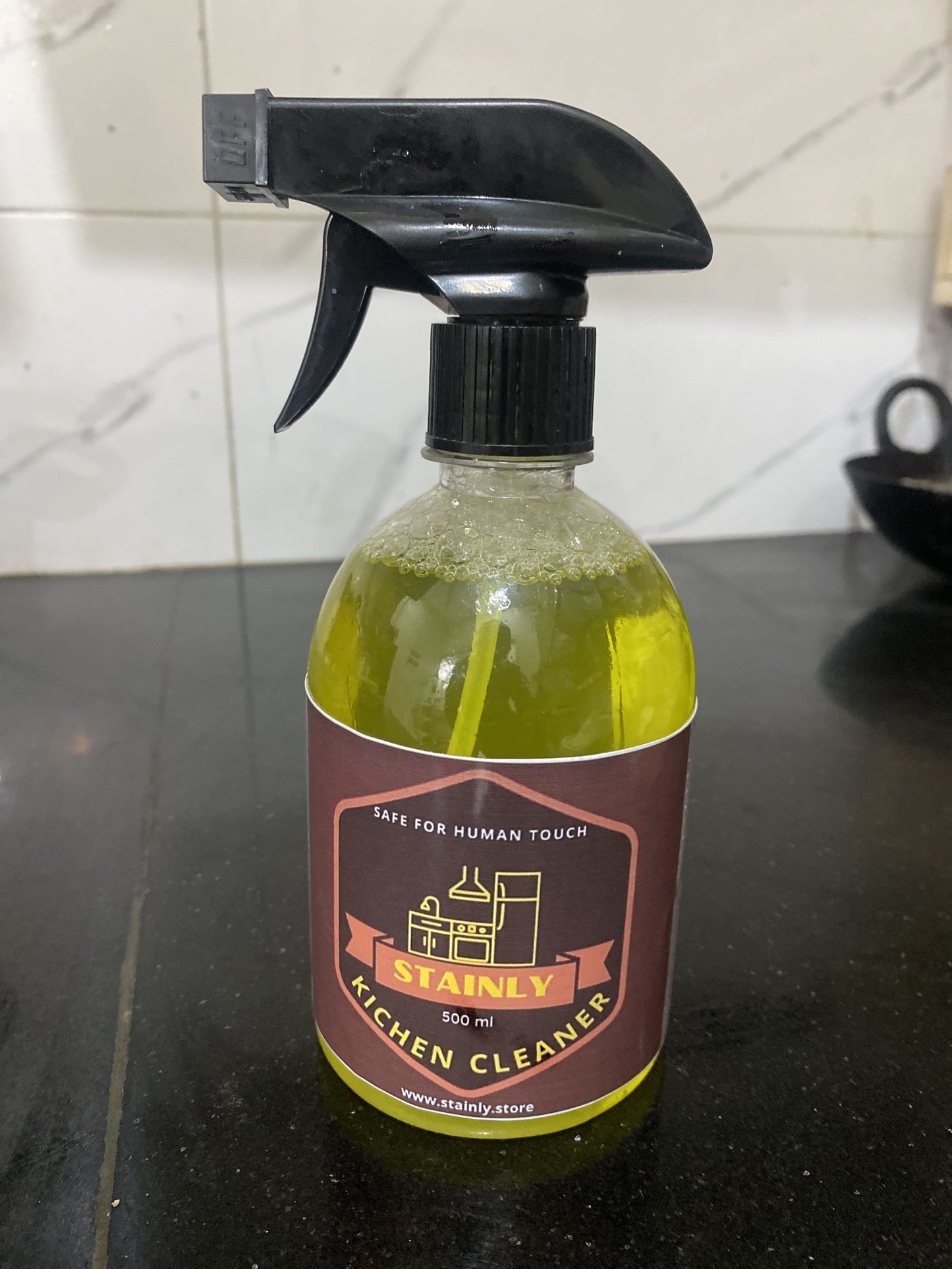 Kitchen Cleaner– 500ml Rating 4.8/5.0 ⭐⭐⭐⭐⭐ Free Delivery 🚚